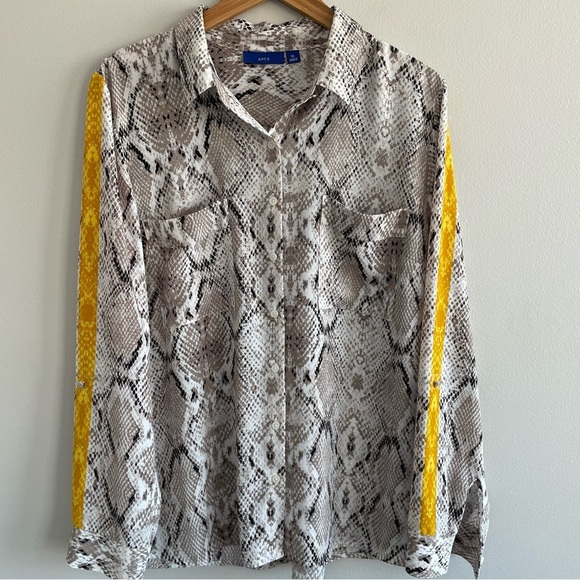 Apt. 9 Women's Snakeskin Print Button-Up Shirt with Yellow Accents Size XL - Picture 1 of 13